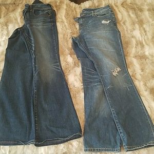 2 pairs of women's jeans